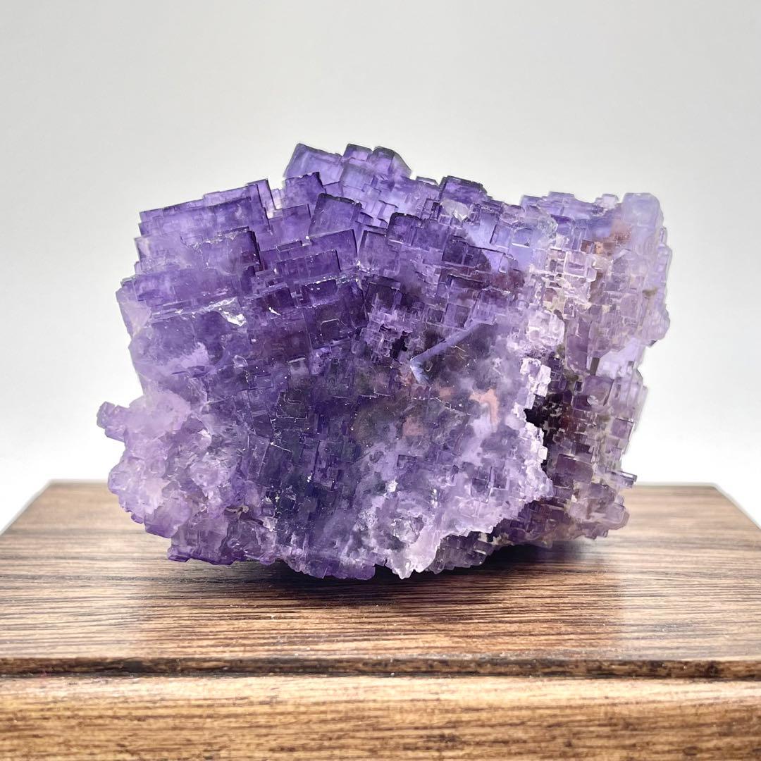 中国 新疆ウイグル自治区産 フローライト 鉱物標本