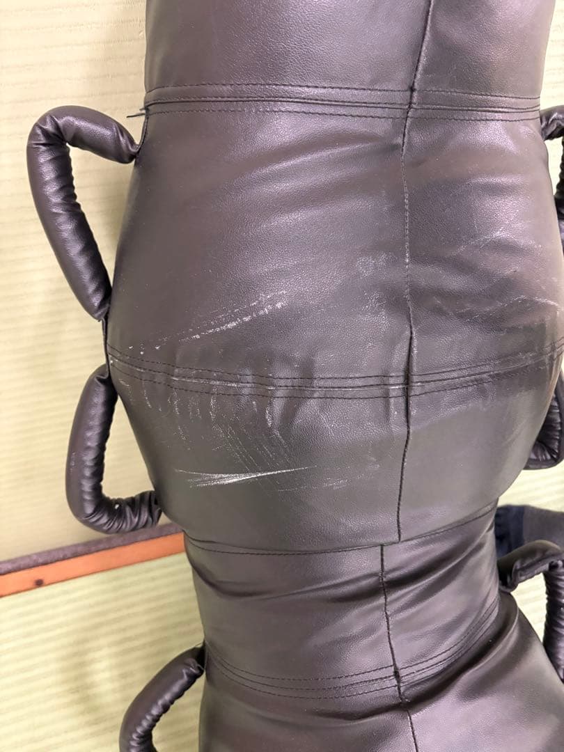 黒いキックミット 持ち手付き