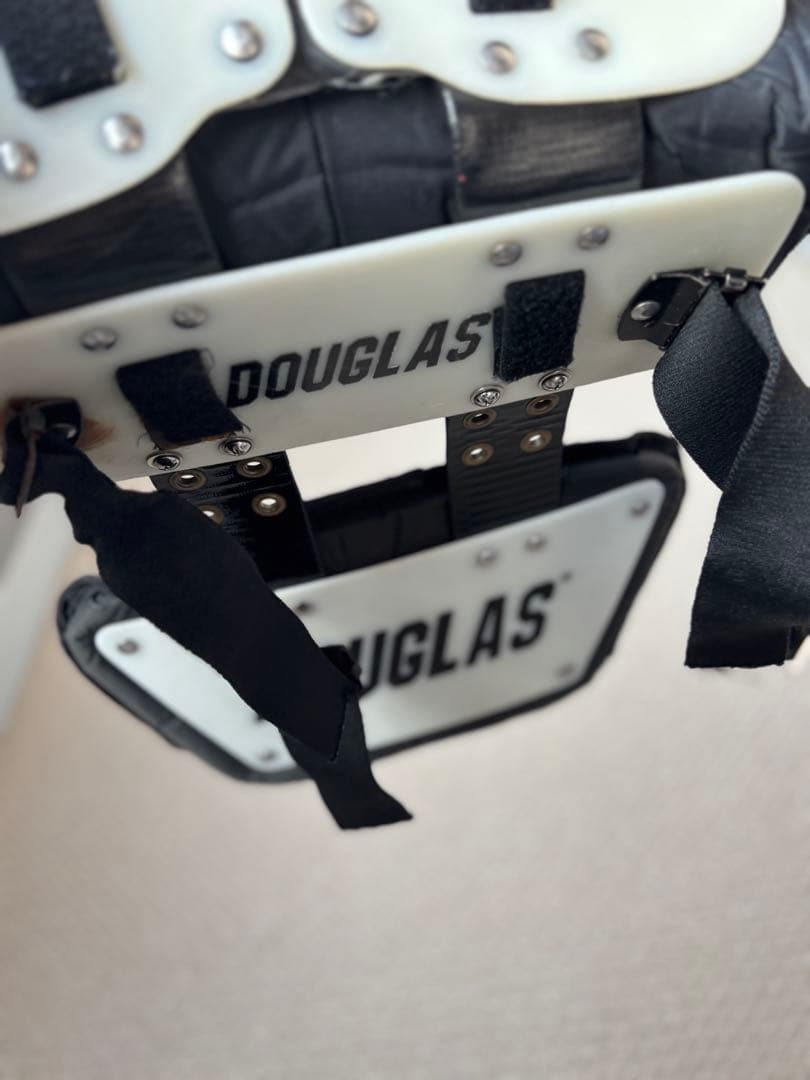 アメフト DOUGLAS ダグラス ショルダーパッド　 ブロッキングプレート付き