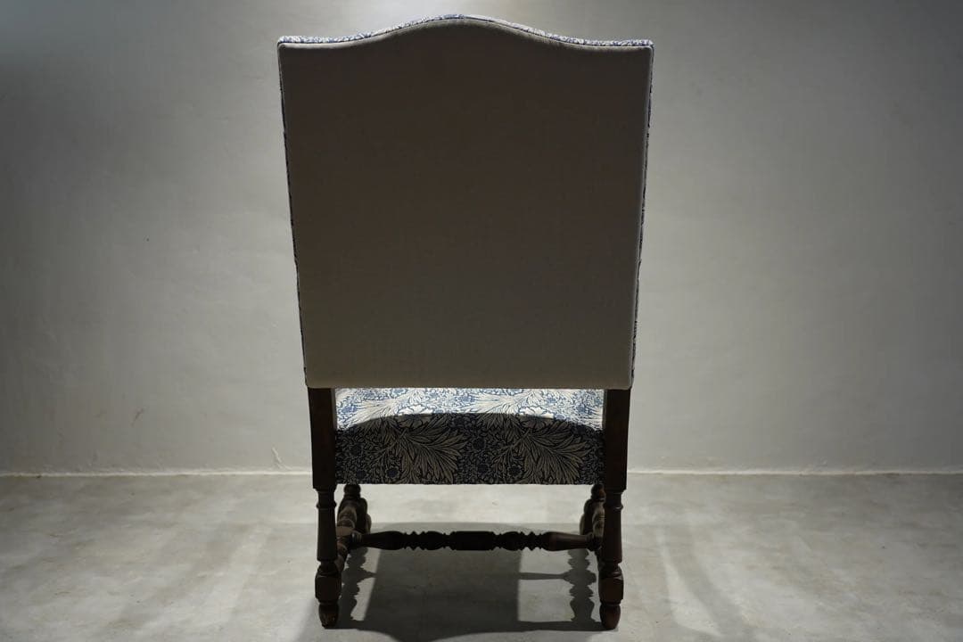 イギリスアンティーク アームチェア ジャコビアン様式　動物脚　張替済　ソファ