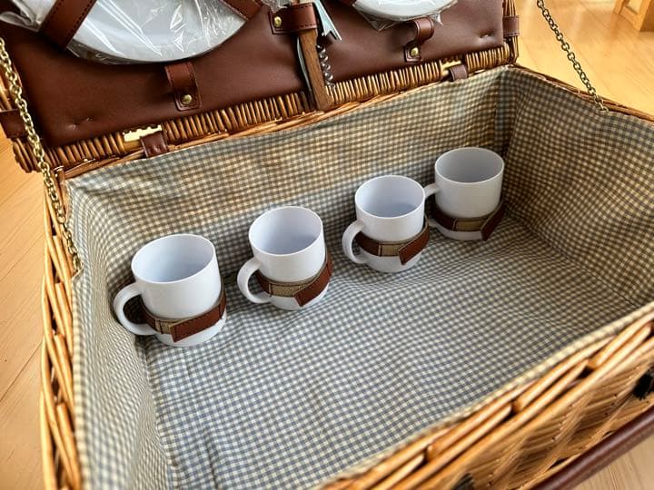 ピクニックバスケット食器付き