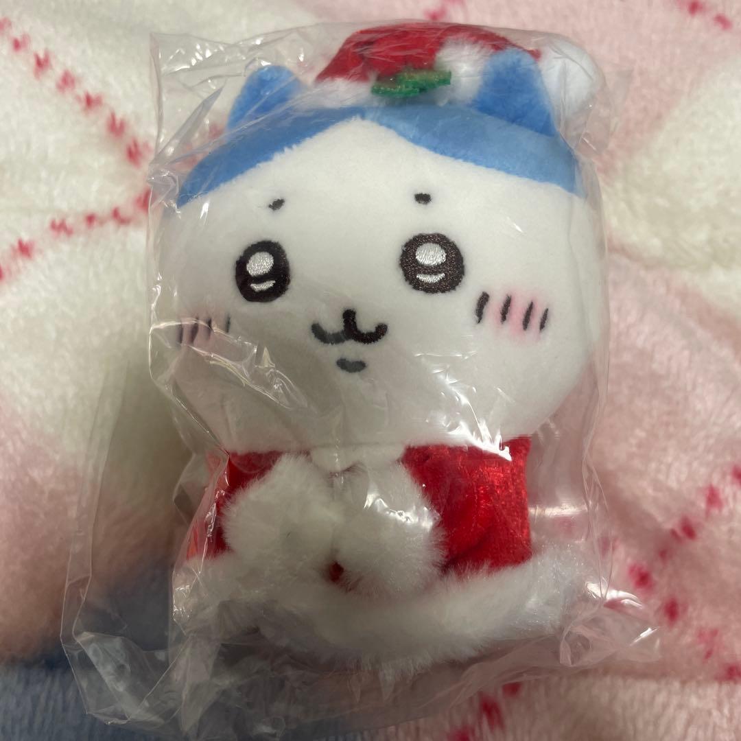 ちいかわ　ハチワレ　うさぎ　サンタさんだ！持ちますマスコット