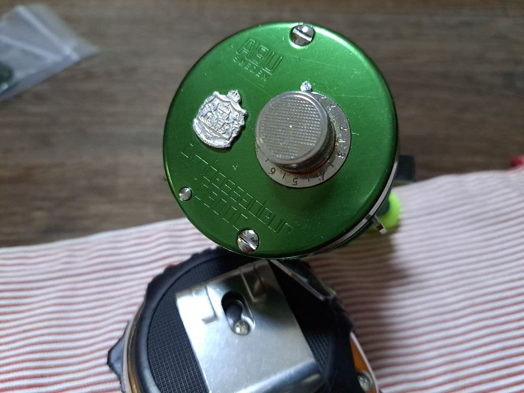 Abu ambassadeur 2500C　グリーン　サイモンシモムラ　ハンドル