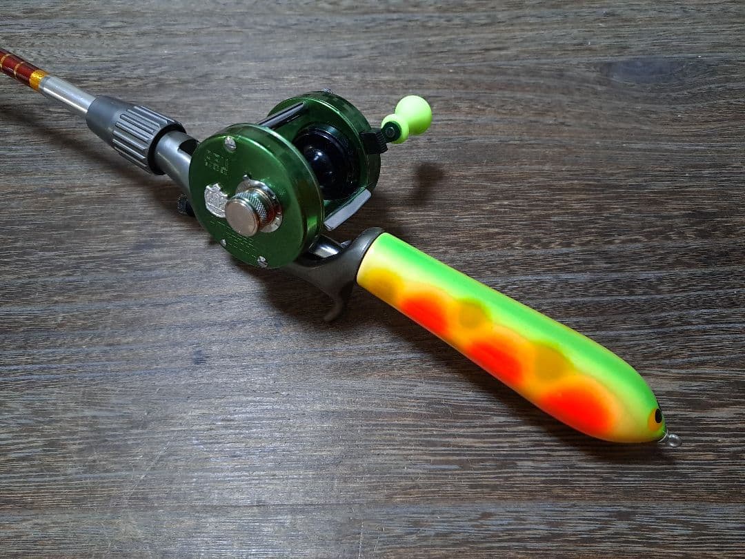 Abu ambassadeur 2500C　グリーン　サイモンシモムラ　ハンドル