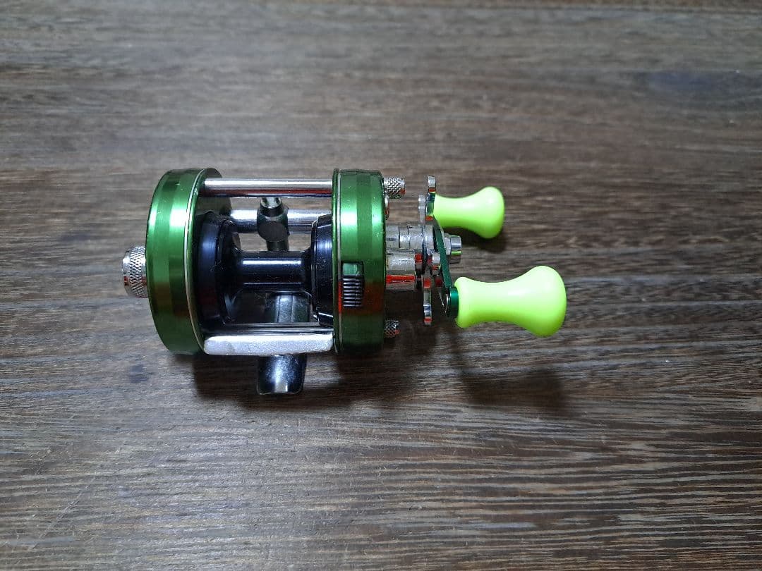 Abu ambassadeur 2500C　グリーン　サイモンシモムラ　ハンドル