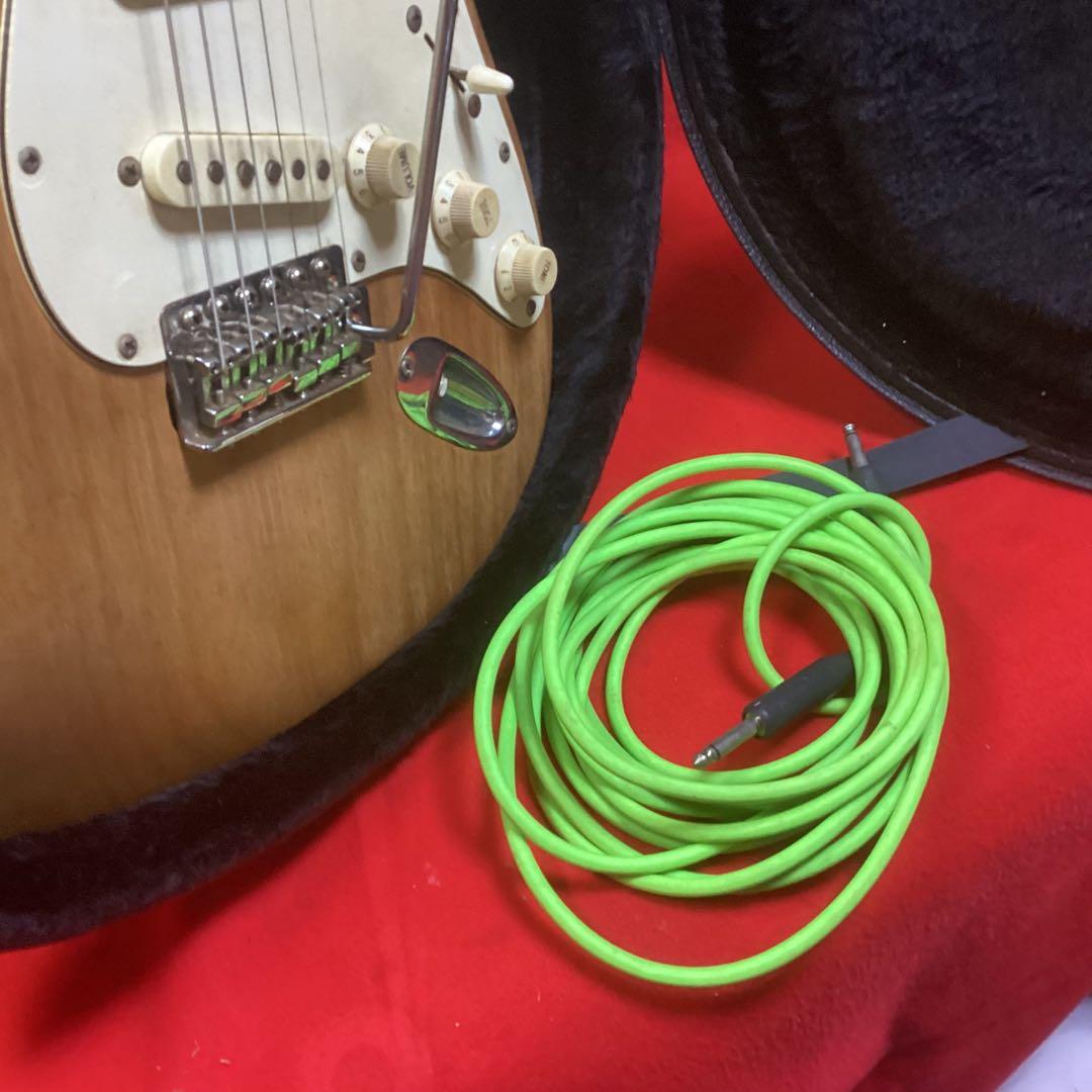 エレキギター ハードケース付き動作品