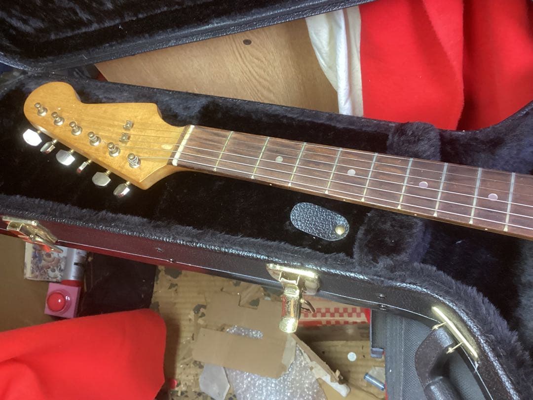 エレキギター ハードケース付き動作品