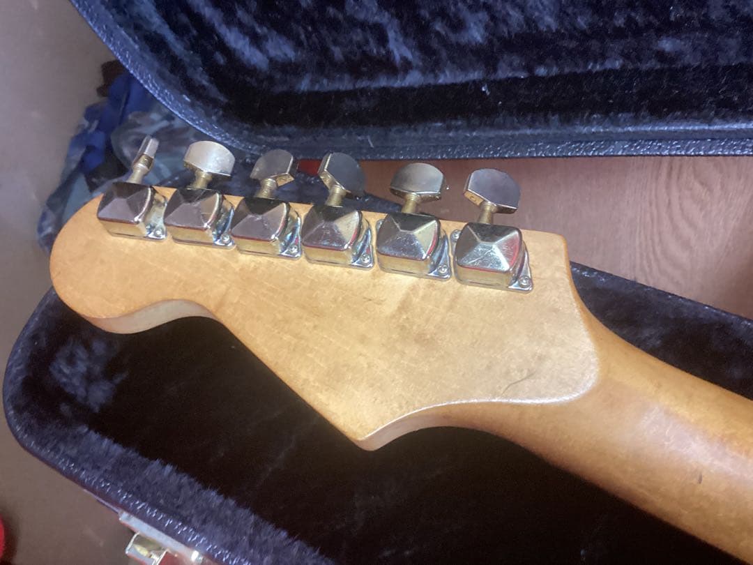 エレキギター ハードケース付き動作品