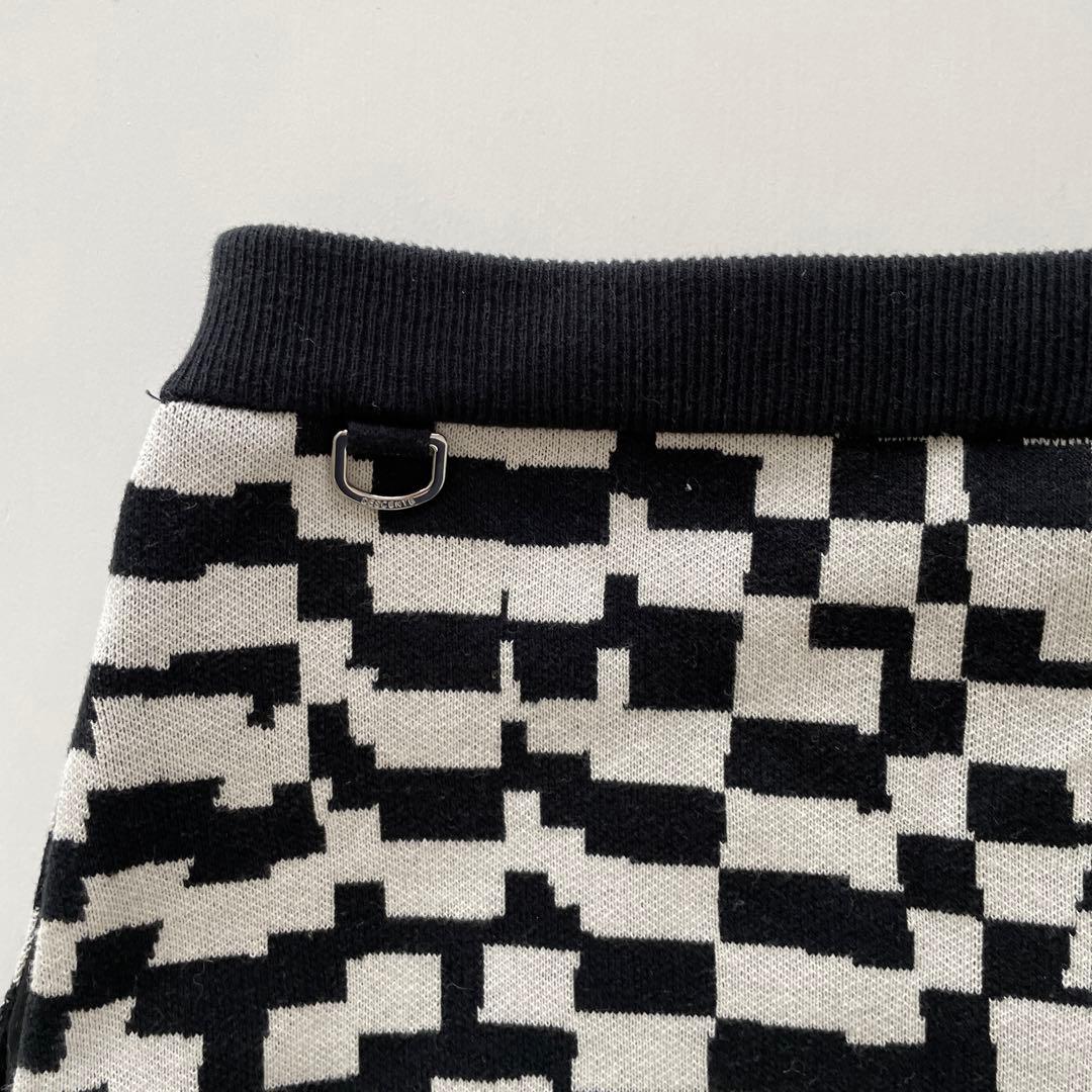 デサント　レディース　ゴルフ　スカート　ブラック