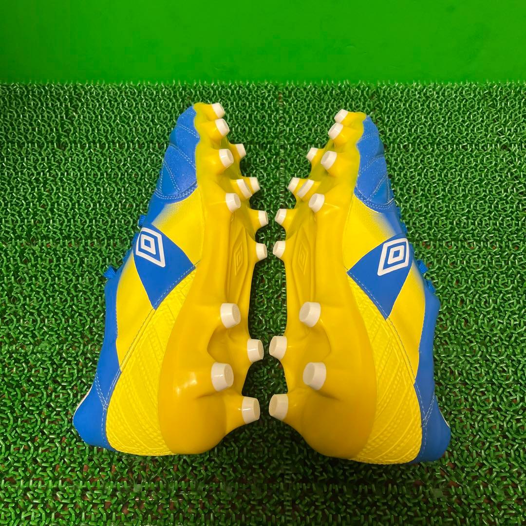 アンブロ サッカースパイク アクセレイター プロ(ブルー×イエロー)