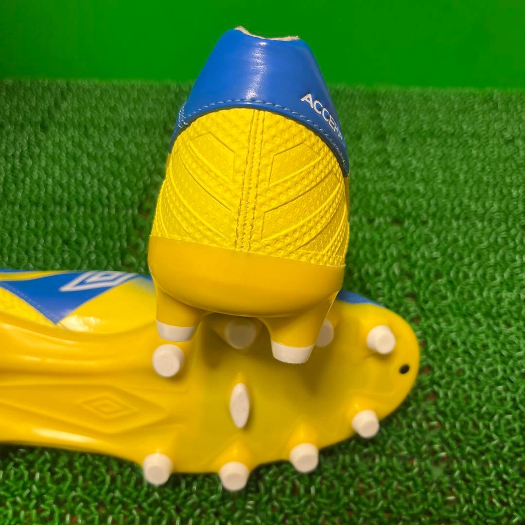 アンブロ サッカースパイク アクセレイター プロ(ブルー×イエロー)