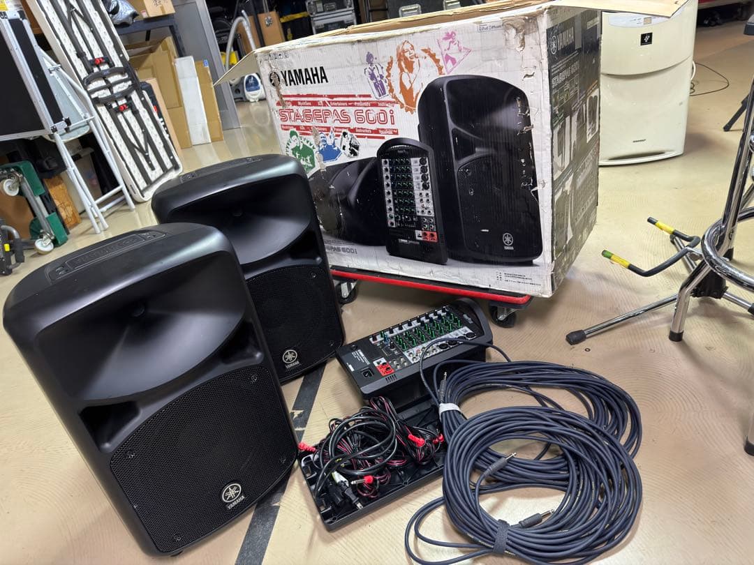 Yamaha StagePas 600i ポータブルPAシステム