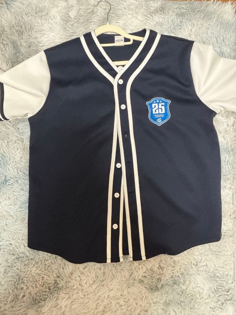 TWICE ユニフォーム ツウィ