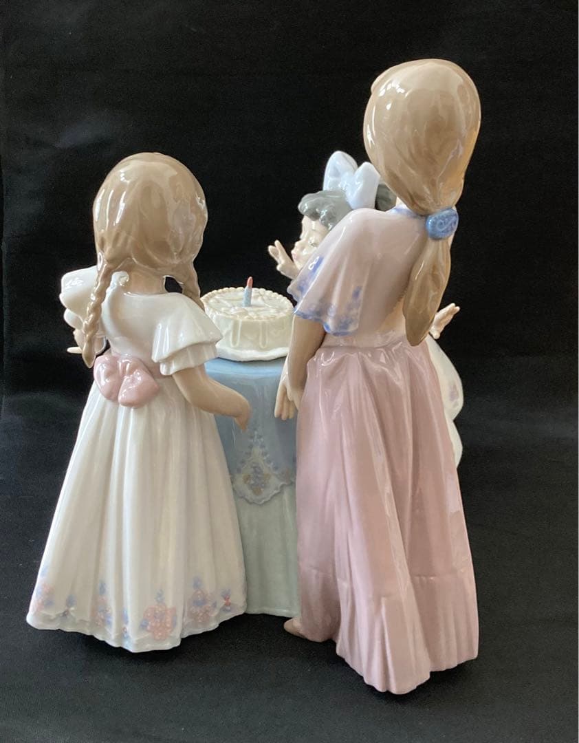 リヤドロ　バースデーケーキ　お誕生日会　家族　姉妹　ファミリー　犬