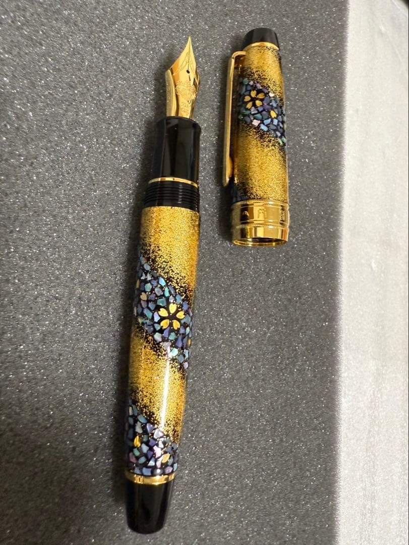 贈・内閣総理大臣　セーラー万年筆　プロギア　KOPモデル　螺鈿蒔絵　桜流れ