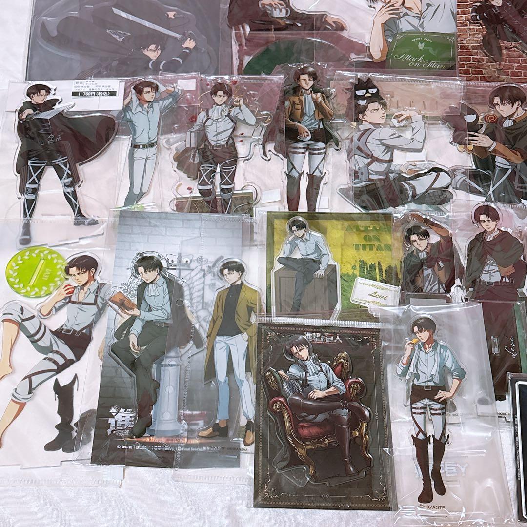 進撃の巨人　リヴァイ　アクリルスタンド　まとめ売り　28点セット