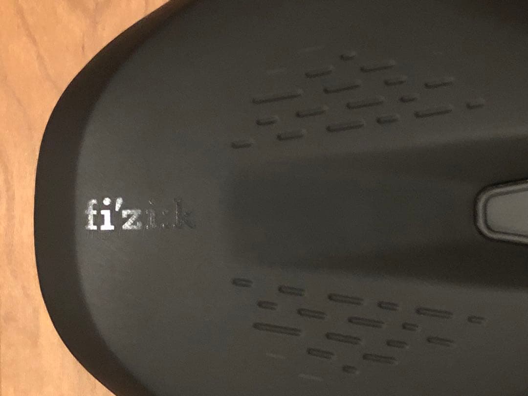 fizik TERRA ARGO X1 160mm カーボンレールサドル