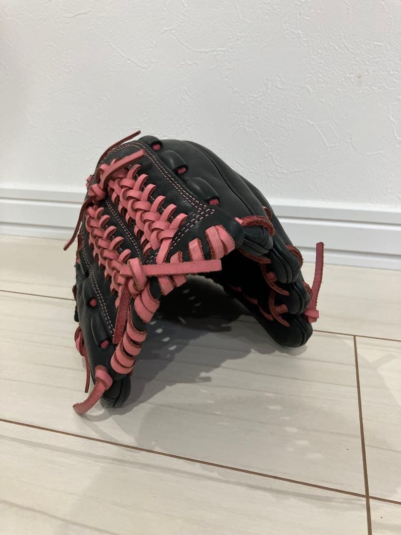 食*ん様 Mizuno 軟式グローブ 黒/ピンク　右利き用