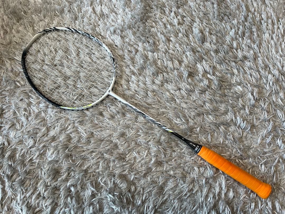 ヨネックス　アストロクス99ゲーム バドミントン　4U G5