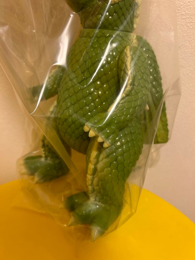 安楽安作 大巨獣ガッパ(1期)子 メディコムトイ　ソフビフィギュア