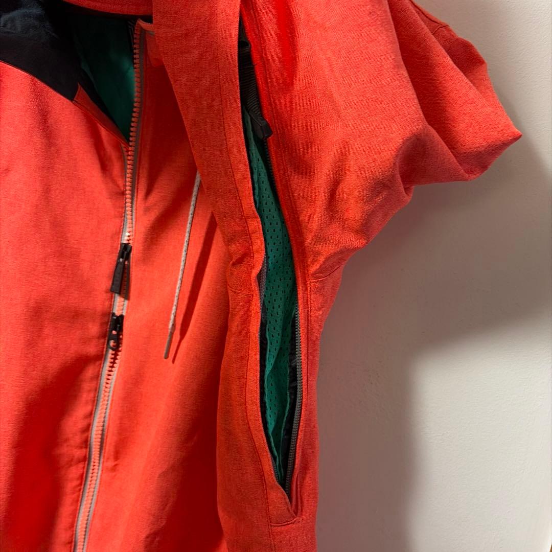 【美品】【volcom】スノーボード　ウェア　コート Mサイズ
