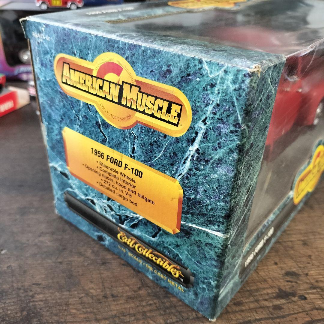 新品未開封　フォード F100 トラック 1/18スケールダイキャストメタル