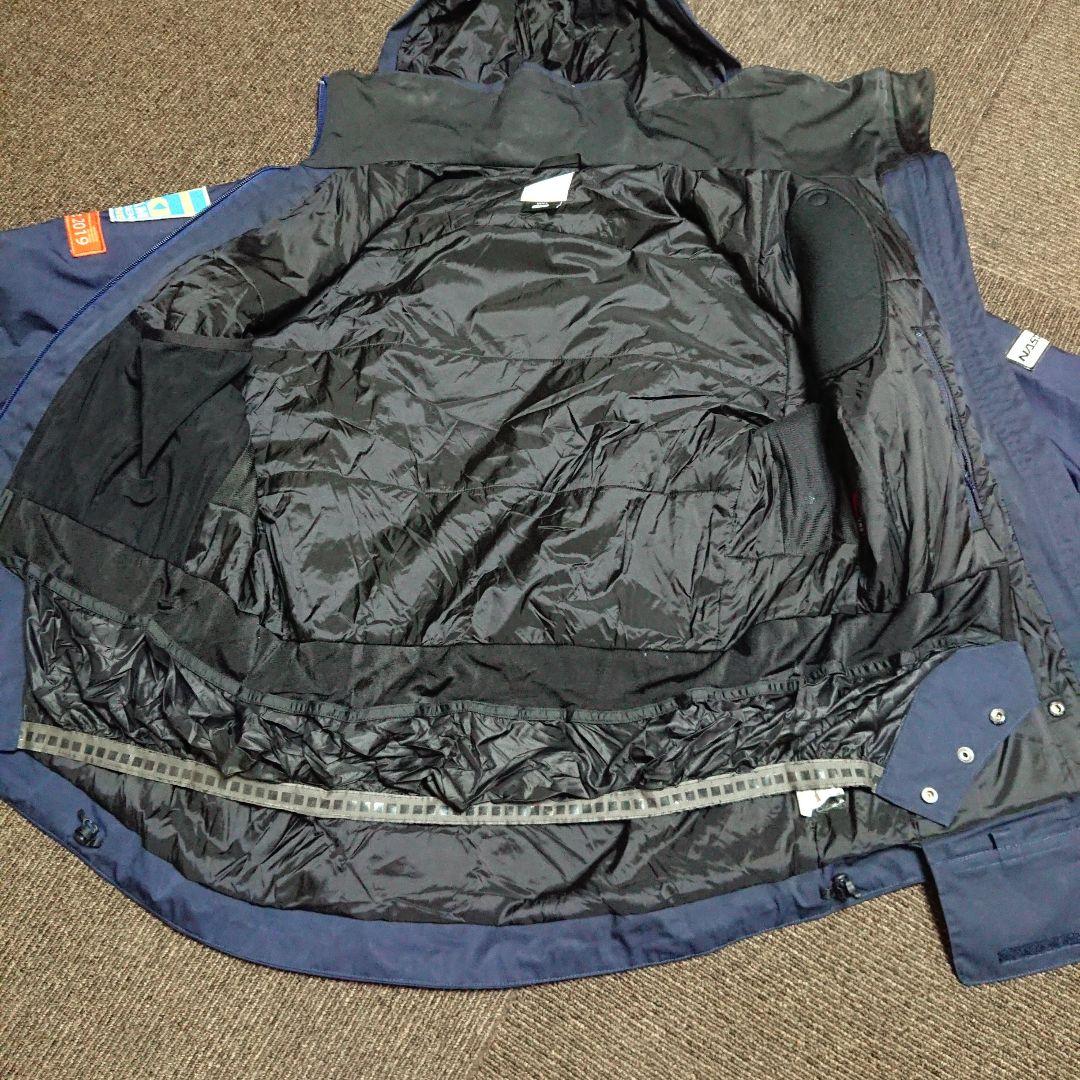 送料無料【GOLDWIN】スウェーデンチーム 斜めジップネイビージャケット M