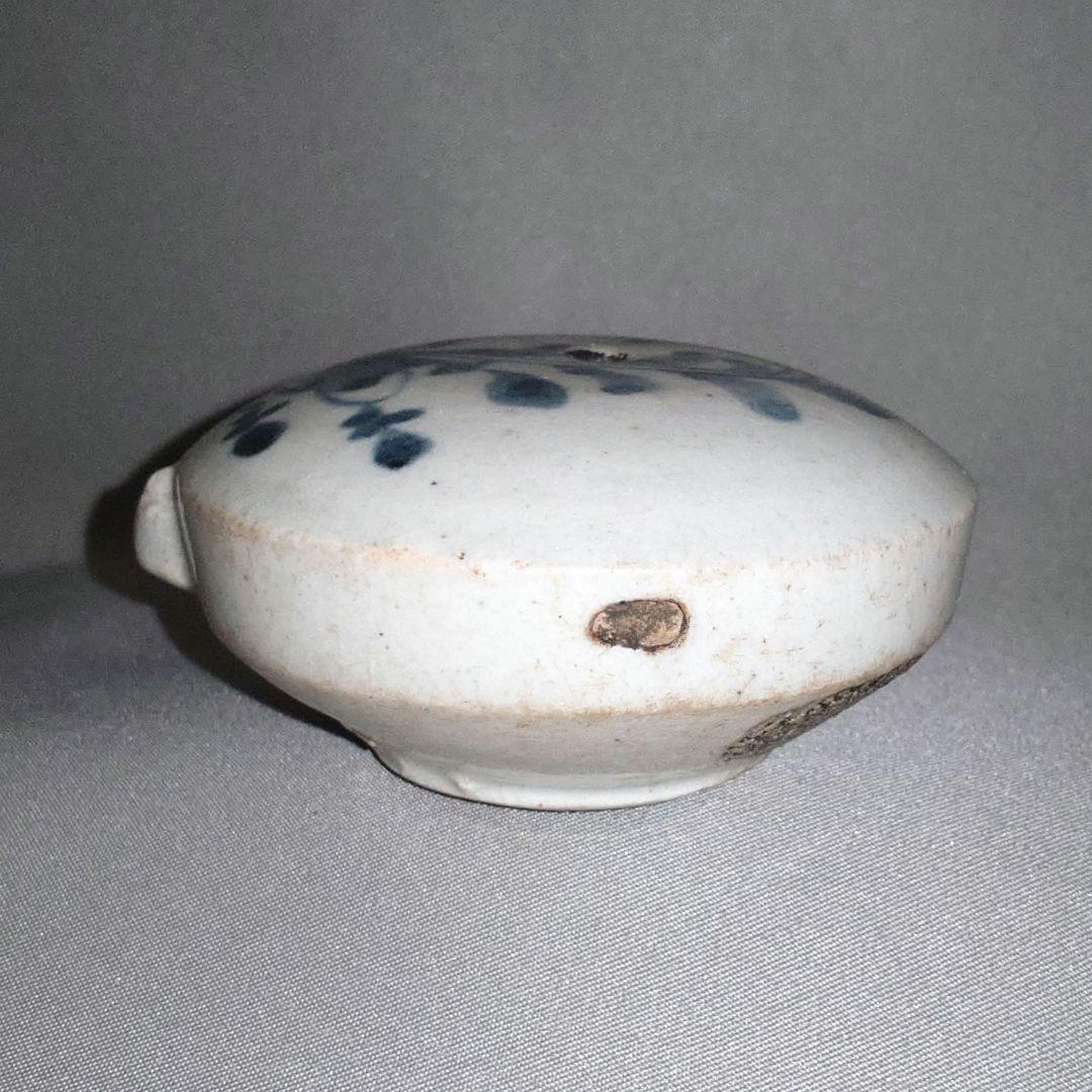『李朝青花草花紋丸形水滴』 白磁　染付　古陶磁器　李氏朝鮮　硯滴　水注　古美術