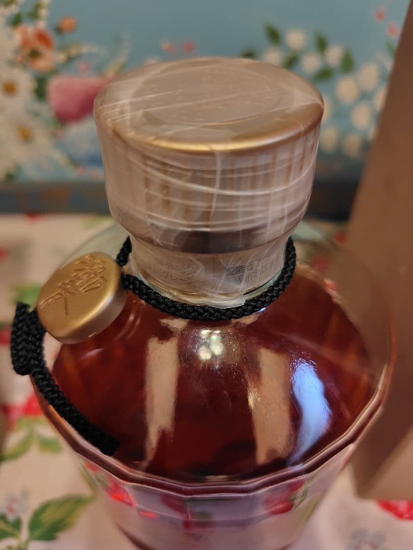 【美品】　サントリー 　ウイスキー　フィルム剥がれ　響　裏金ラベル　裏金ラベル