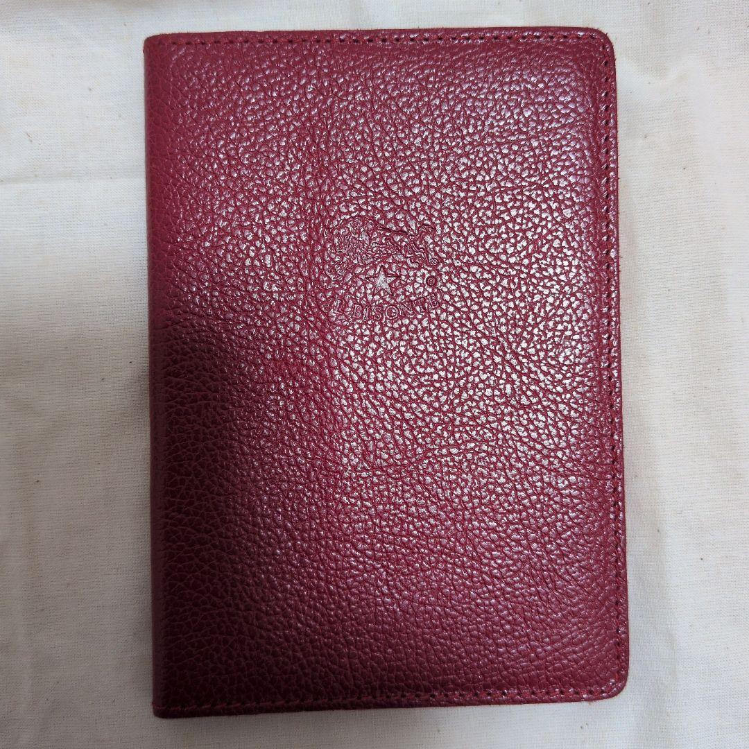 イルビゾンテ パスポートケース　レッド