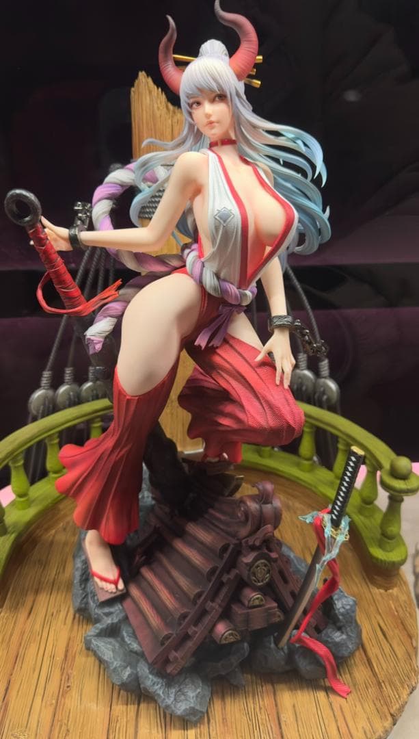 ONE PIECE ヤマト 樹脂 彫刻 フィギュア B