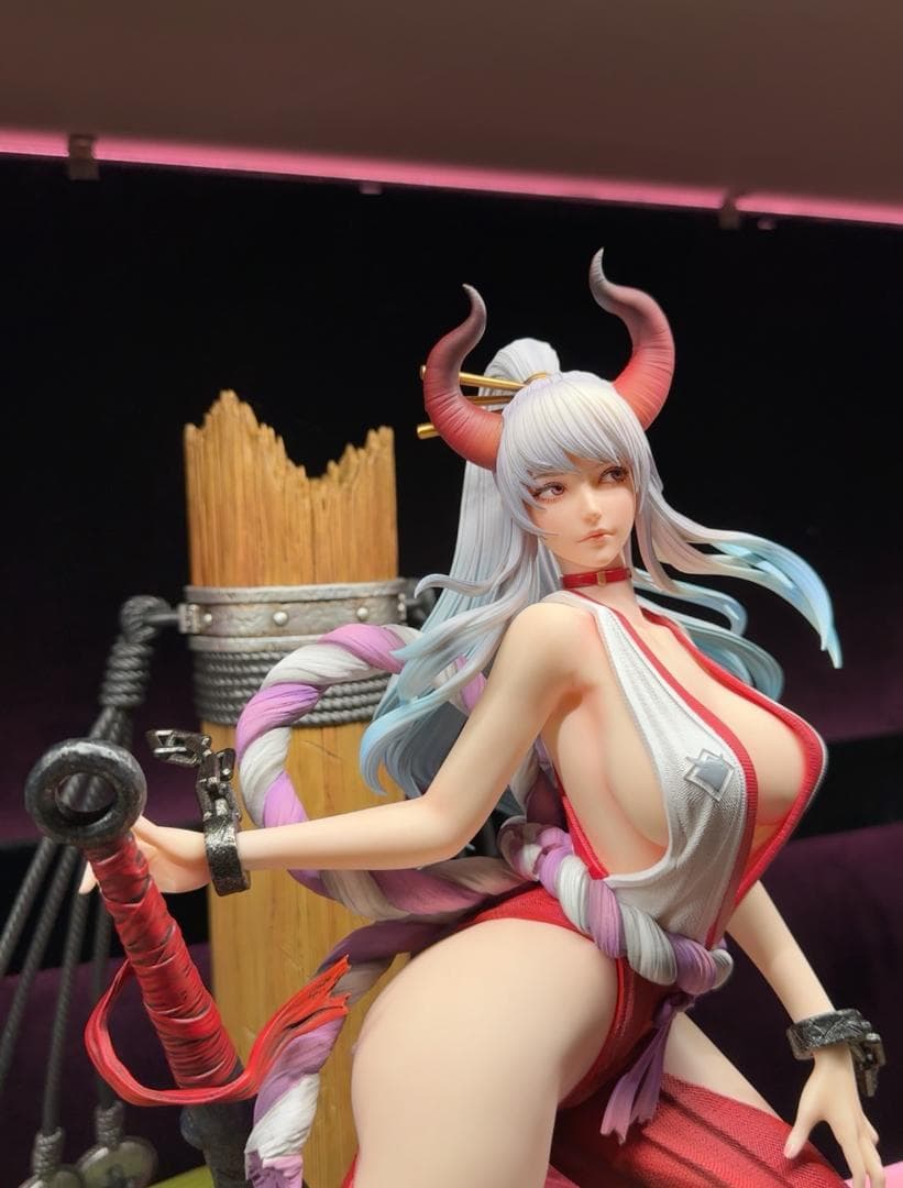 ONE PIECE ヤマト 樹脂 彫刻 フィギュア B