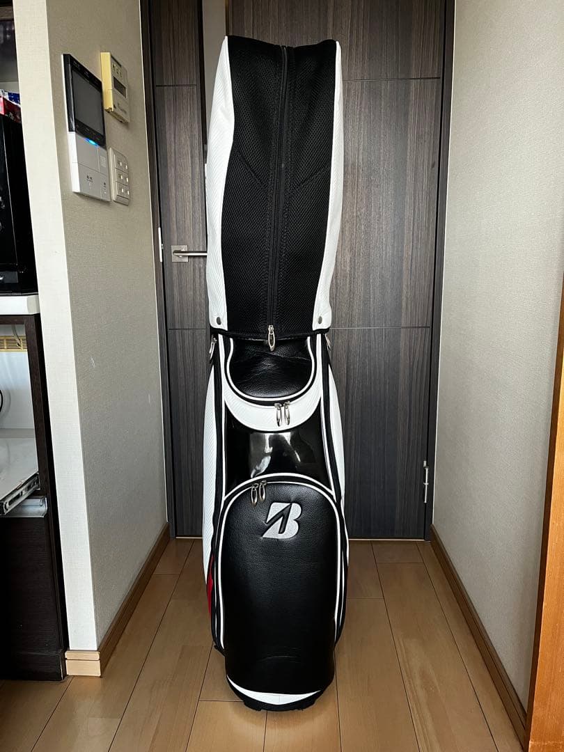 美品ブリヂストン ゴルフ カートバック　キャディバッグ ホワイト　ツアーBメンズ