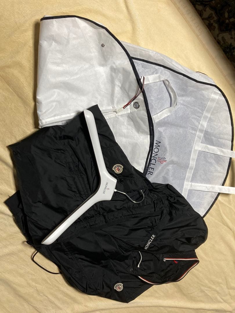 モンクレールナイロンジャケット、パンツ