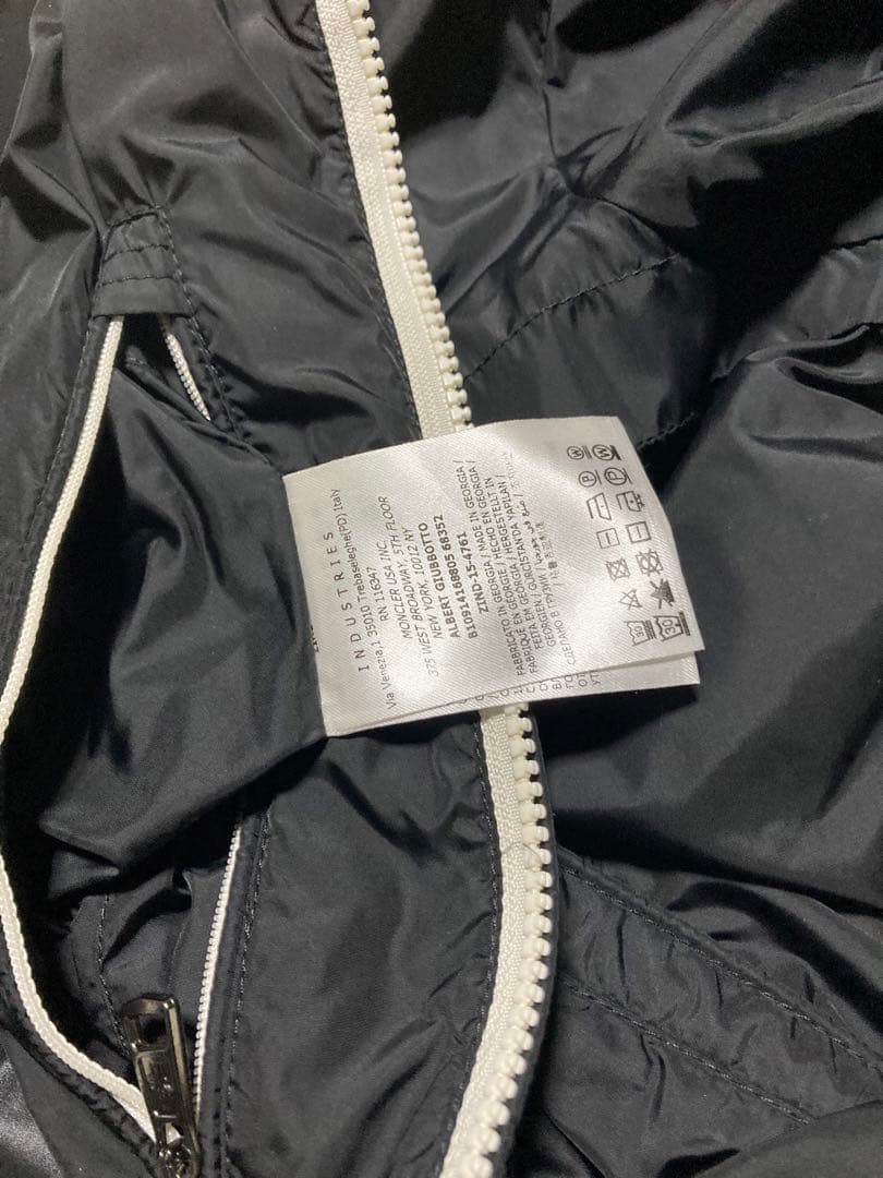 モンクレールナイロンジャケット、パンツ