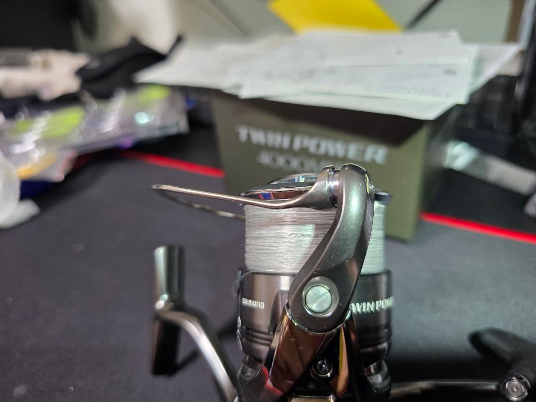 【美品】24 ツインパワー 4000MHG ◆PEラインおまけ付き◆ シマノ