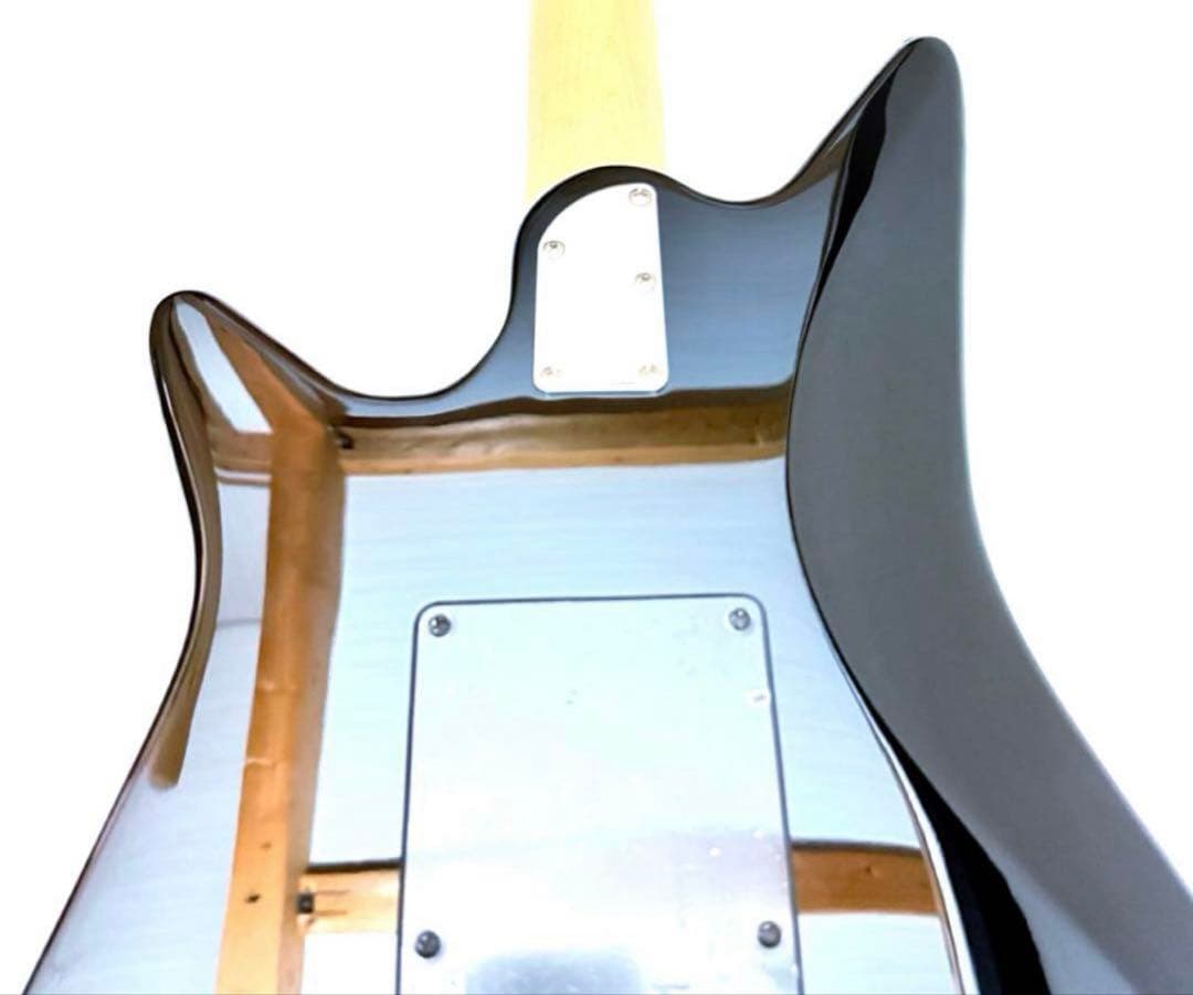 黒Sterling by Musicman AL40 BK