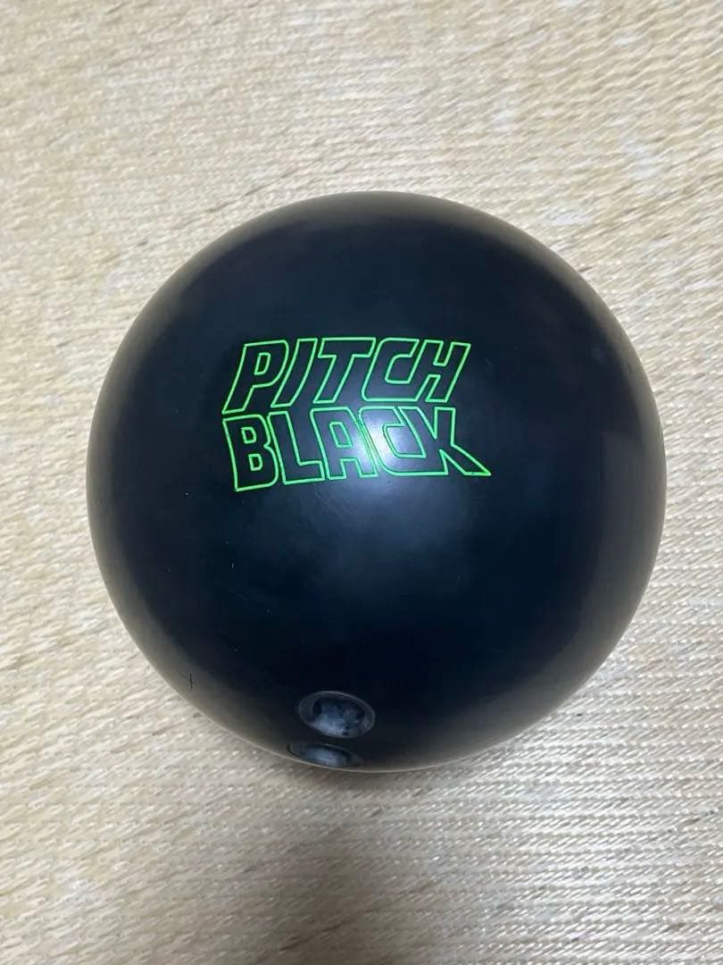 PITCH BLACK ボウリングボール