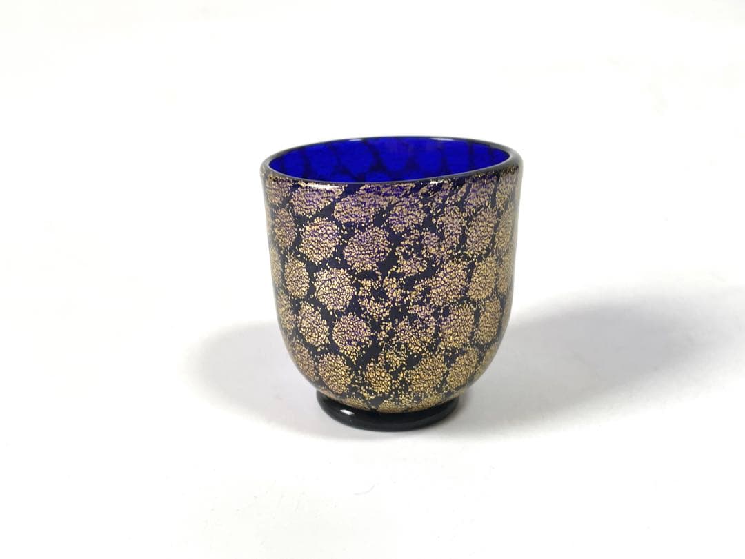 ガラス作家　岩田久利　ガラス　盃　ぐい呑　酒器　冷酒　硝子　金箔　箔入　共箱