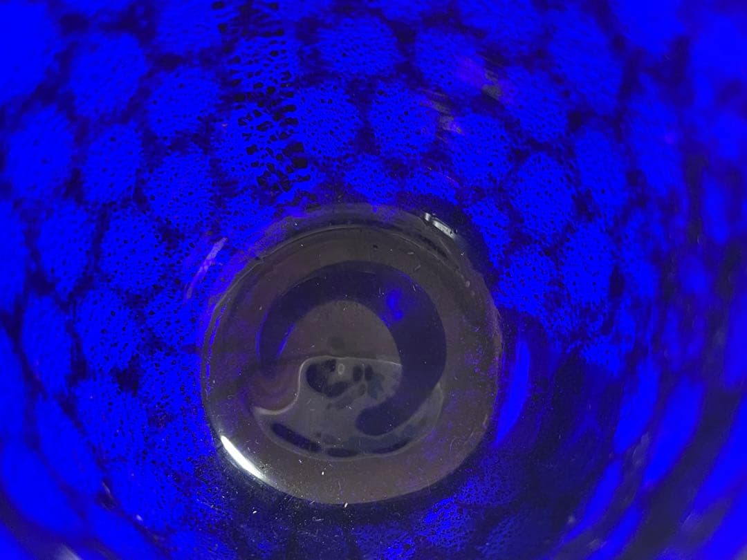 ガラス作家　岩田久利　ガラス　盃　ぐい呑　酒器　冷酒　硝子　金箔　箔入　共箱