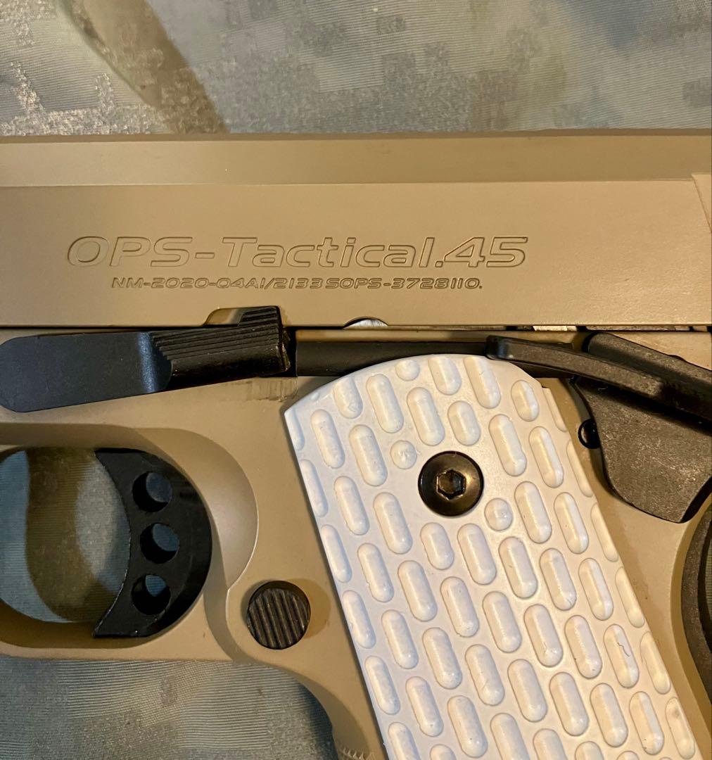 東京マルイ　ガスブロハンドガン　デザートウォーリア　スペアマガジン付き中古