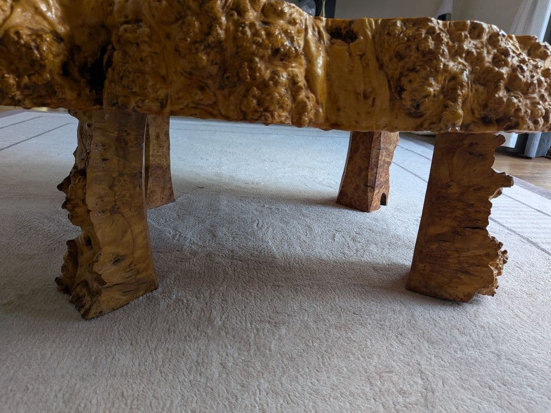 自然な形状の木製座卓　１枚板