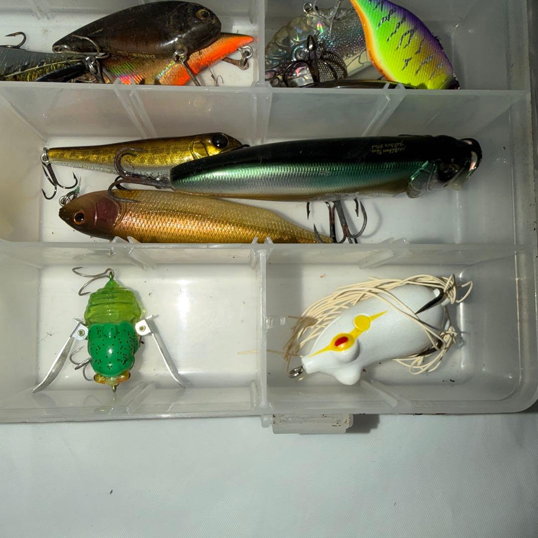 ハードルアー23個セット プラスチックケース入り