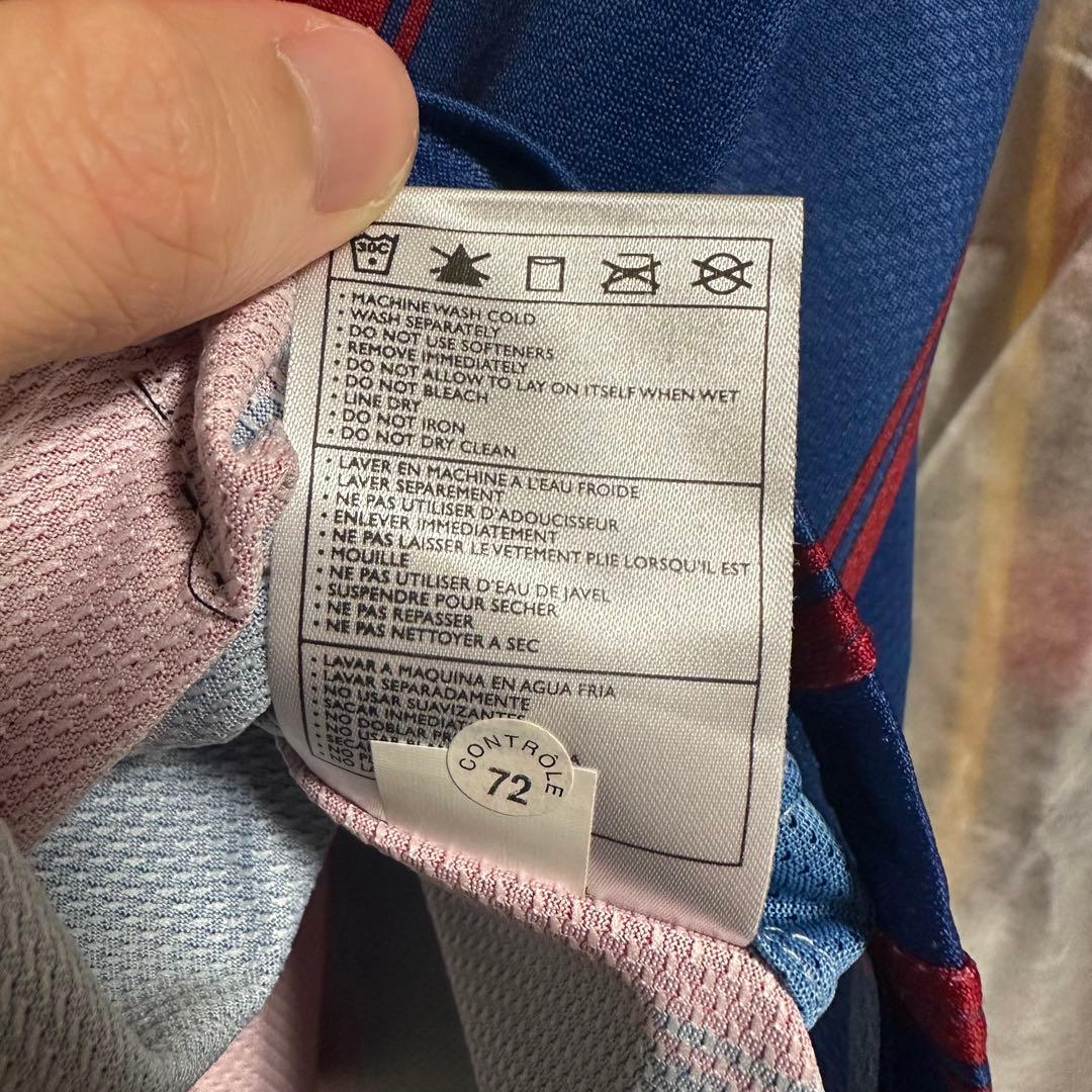 メッシ　直筆サインユニフォーム　バルセロナ　2009年　ICONS 証明書付き