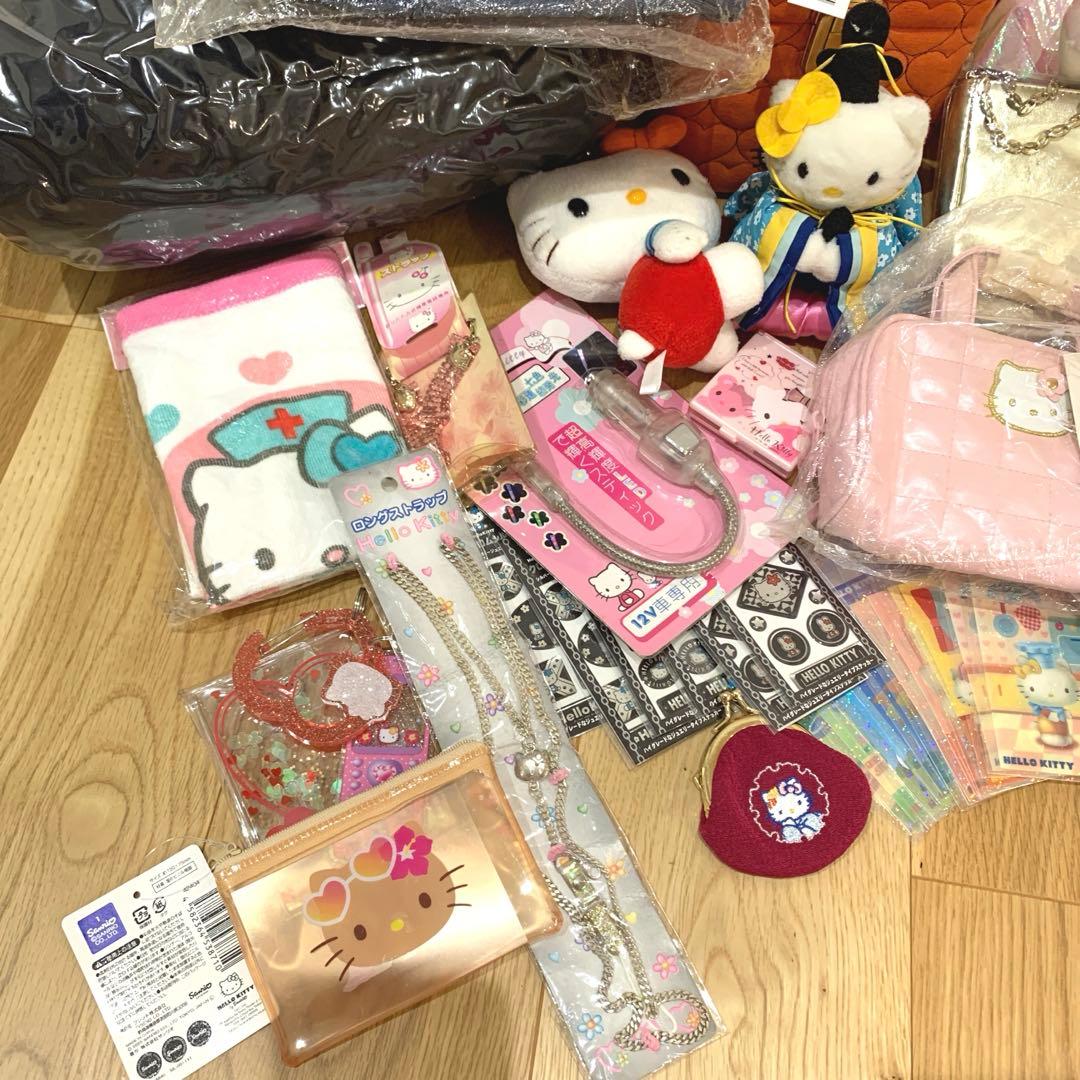 キティ　ぬいぐるみ　ポーチ　バッグ　食器　などまとめ売り