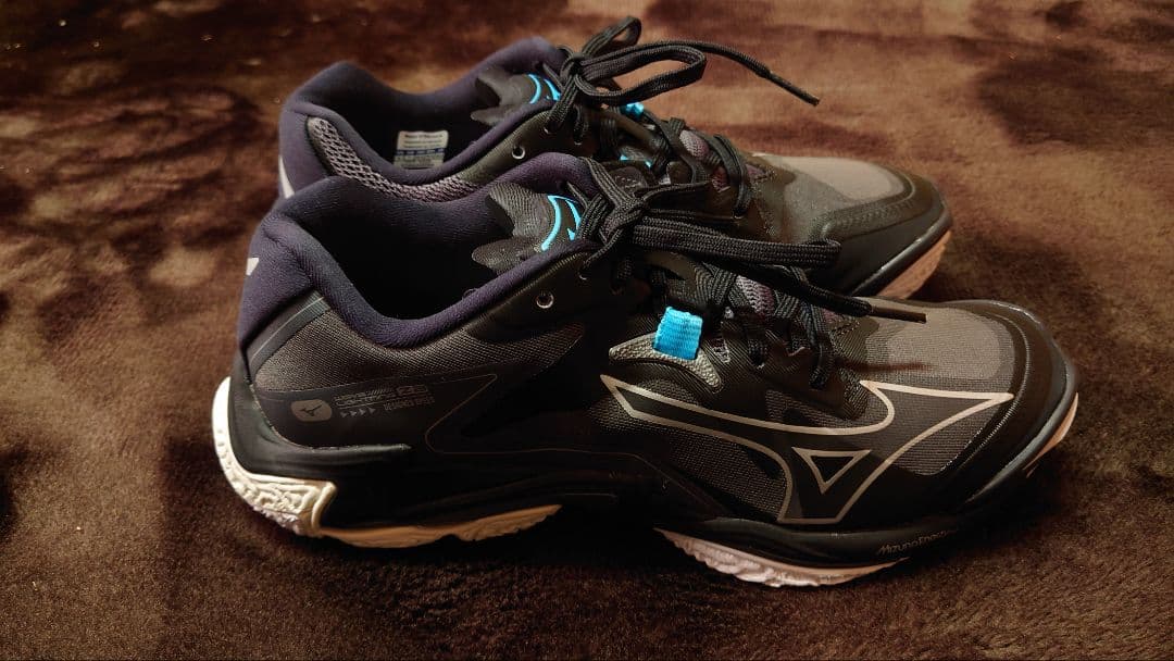 【未使用】ミズノ ウェーブライトニングZ8 バレーボールシューズ 26㎝