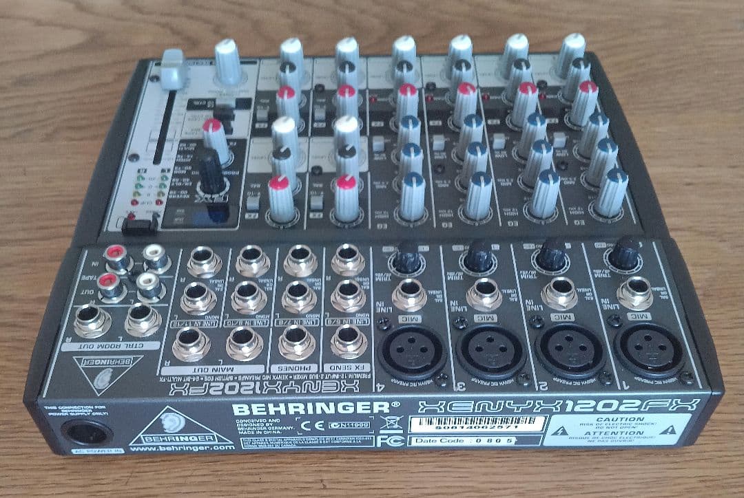 BEHRINGER XENYX 1202FXミキサー