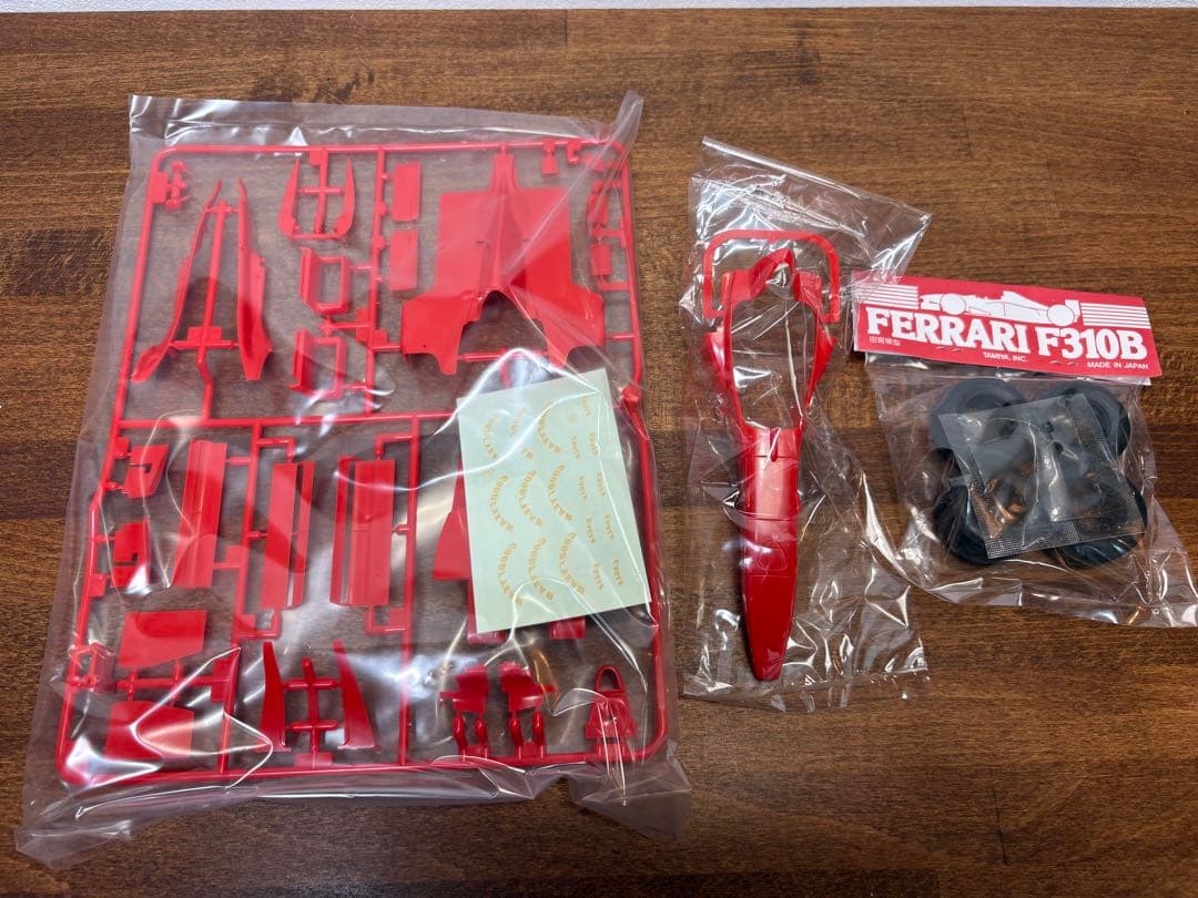 タミヤ 1/20 フェラーリ F310B スポンサーデカール、エッチングパーツ付