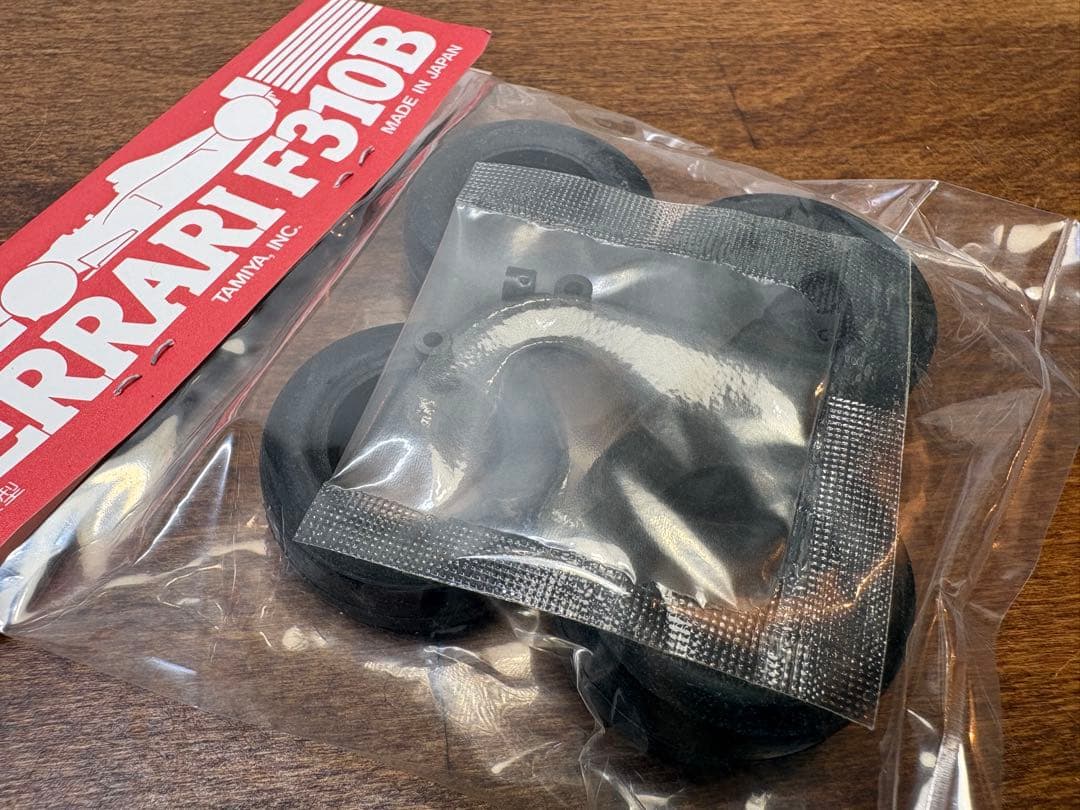 タミヤ 1/20 フェラーリ F310B スポンサーデカール、エッチングパーツ付