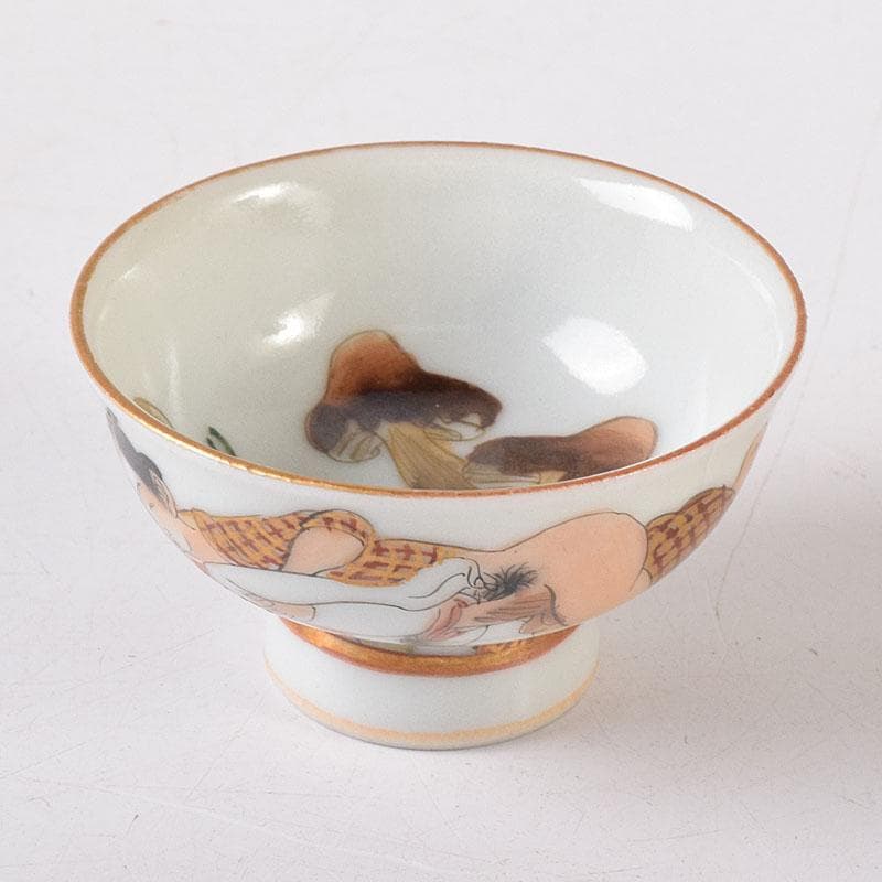 九谷焼　古九谷　色絵金彩　浮世絵　艶絵　春画盃　時代箱　C　7607